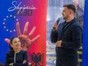 Balluku prezanton kandidatin Mariglen Hoxha: “Djalë Fieri, i gatshëm për tju gjendur pranë të gjithëve”