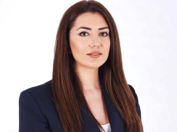 Terhiqet nga gara Elisabeta Rredhi/ Kontestohet lista e mbyllur e kandidateve te qarkut Fier nga PD