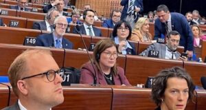 Kryebashkiakja e Roskovecit, e ftuar në Strasburg