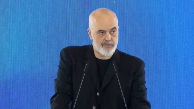 “Është koha për të blerë qoftë një gur në Shqipëri”/ Rama fton investitorët: Koha është tani, nesër do të jetë shumë shtrenjtë