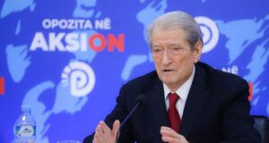 Berisha: Gati paketa e dhembshurisë, do presim me gërshërë dorën që prek paratë e shqiptarëve