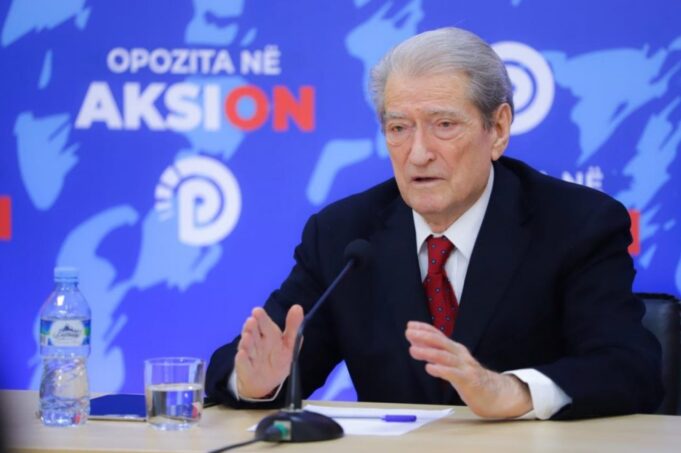 Berisha: Gati paketa e dhembshurisë, do presim me gërshërë dorën që prek paratë e shqiptarëve