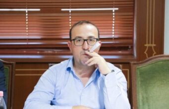 Korreshi: Lul Basha s’e fuste dorën në xhep, s’ka nxjerrë as 2 mijë lekë! Edhe byrekun ia paguan shoferi