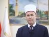 Spahiu uron besimtarët për Fitër Bajram, pas një muaj agjërimi falja në Sheshin “Skënderbej”
