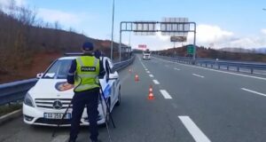 Policia e Shtetit kontrolle me makina inteligjente, apel drejtuesve të mjeteve për kujdes