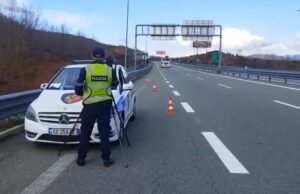 Policia e Shtetit kontrolle me makina inteligjente, apel drejtuesve të mjeteve për kujdes