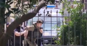 Vrau policin se i tërhoqi vëmendjen për shpejtësinë, Prokuroria e Fierit çon në gjyq autorin