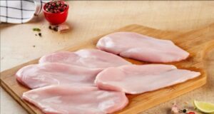 Tregtuan mish pule me salmonelë, në kërkim administratori. Procedohet i vëllai dhe 3 inspektorë të AKU