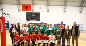 Fier/ Ja kush e dominoi kampionatin e volejbollit për shkollat 9-vjeçare