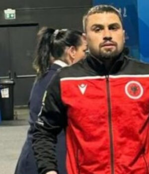 Shtangisti fierak Arbëri Çerçizi renditet në vendin e katërt në Europianin e Peshëngritjes Arbëri Çerçizi duke garuar në Europianin e Peshëngritjes 2025 në Kishinau