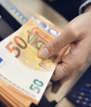 Skema e mashtrimit “Dredhi në kredi” përfshin edhe Fierin – ID false dhe dokumente të falsifikuara për të marrë kredi