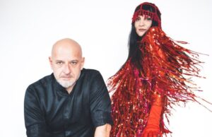 “E dëgjove Shqipërinë? Çfarë klasi kanë?” – Gazetarët e huaj të mahnitur nga “Zjermi”, historia e dy këngëtarëve që mund të bëjnë historinë