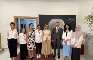 Ambasadori i Azerbajxhanit viziton Bibliotekën e Fierit – Premton mbështetje dhe bashkëpunim kulturor