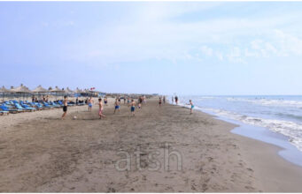 Plazhet e Darzezës dhe Semanit në Fier, hapësira për qetësi, sport dhe rërë kurative (Foto)