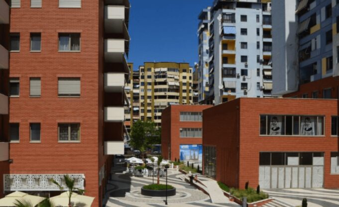 Vrojtimi i Bankës së Shqipërisë: 1 në 5 banesa të shitura u ble nga të huajt