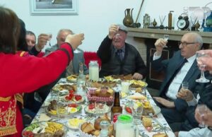 Historia e dollisë shqiptare si formë komunikimi e trashëguar brez pas brezi dhe shprehje e miqësisë