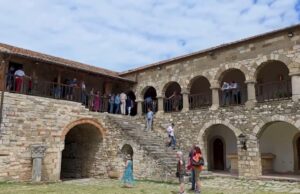 Subashi: Apolonia antike, gjithnjë e më shumë në vëmendjen e turistëve nga e gjithë bota (Video)