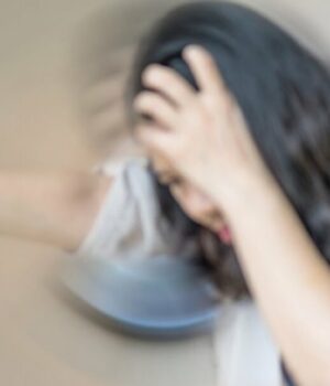 Çfarë e shkakton marramendjen në mëngjes? Zbuloni shkaqet dhe mënyrat për ta luftuar