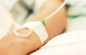 Mjekët ngrejnë alarmin/ Pijet energjike po dëmtojnë fëmijët, efektet janë më të rënda nga sa mendoni