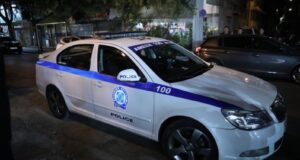Kishte fshehur në valixhe mbi 2 kg kokainë, arrestohet shqiptarja në Rodos. 22-vjeçarja me armë dhe fishekë në bagazhet e saj