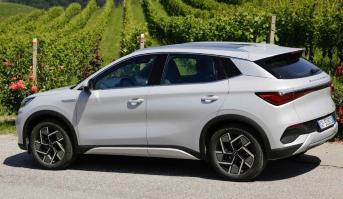 Rrugët e Shqipërisë bëhen “të gjelbra”, 1,665 mjete elektrike hyn në vend në 5 muajt e parë të 2025