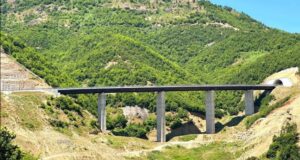 Rruga Qukës–Qafë Plloçë drejt përfundimit, udhëtimi Fier–Korçë bëhet më i shpejtë dhe më i lehtë