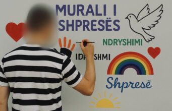 “Murali i Shpresës”, të dënuarit në Fier japin mesazhe paqeje