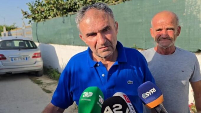 Flet vëllai i 56-vjeçarit të vrarë nga vajza e tij në Fier: Kisha 2 vite pa folur, nuk e linte gruaja