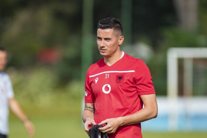 Odise Roshi bëhet me skuadër të re/ Ja ku do të vazhdojë karrierën futbollisti fierak