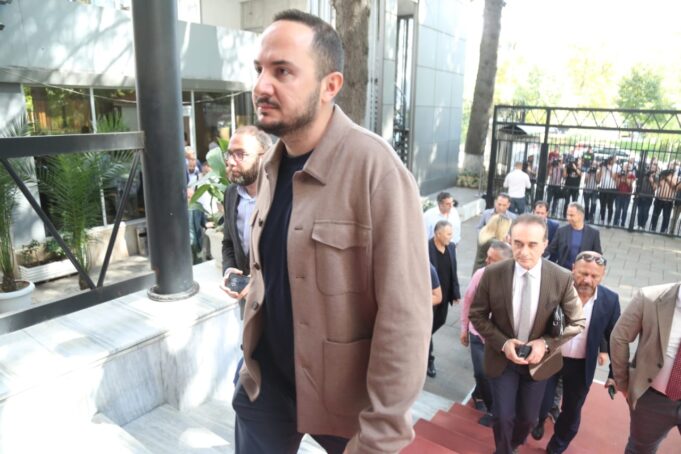 Ervin Salianji rrëfen “kalvarin” e burgut: Lahesha me kanaçe, shihja në një TV të vogël