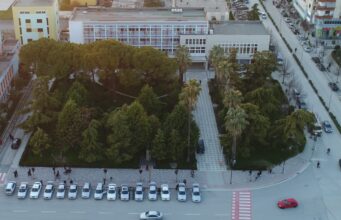 Rasti tronditës në Fier me babain që abuzonte me të bijën! Bashkia ofron ndihmë financiare për vajzën dhe familjen e saj