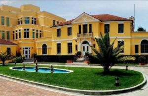 “Vizat turistike për të lindur në SHBA do refuzohen”- Paralajmërimi i Ambasadës amerikane në Tiranë