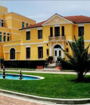 “Vizat turistike për të lindur në SHBA do refuzohen”- Paralajmërimi i Ambasadës amerikane në Tiranë