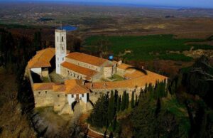 Të pathënat e Ardenicës/ Historia e priftit shkodran që e shpëtoi manastirin nga shkatërrimi (Video)