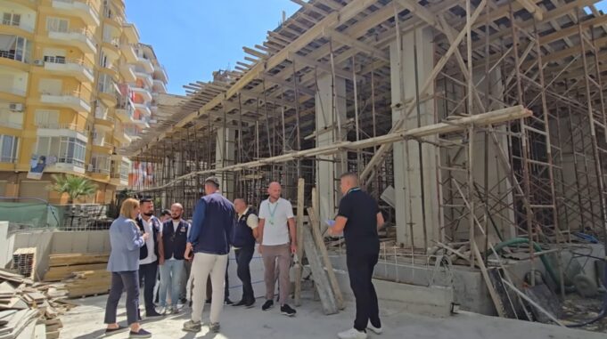 Konfiskohet pallati në ndërtim në Vlorë, Rama: Këtë fat do të kenë të gjitha objektet me shkelje të lejes së ndërtimit