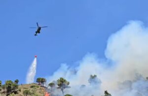 Riaktivizohet vatra e zjarrit në Drenovë të Mallakastrës, nis ndërhyrja nga ajri