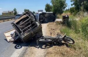 ‘Benz-i’ përplas triçiklin në rrugën Lushnjë-Fier, 2 persona të plagosur! Shkak dyshohet parakalimi i gabuar