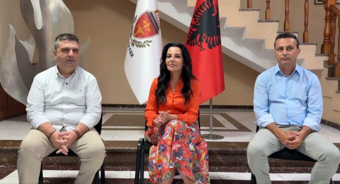 Prezantohen në Fier administratorët e rinj të njësive administrative