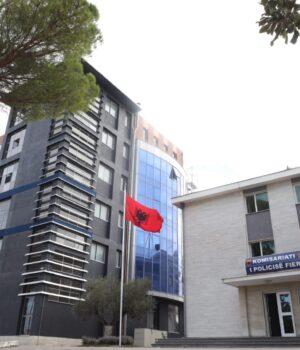 Fier/ Po drejtonte biçikletën dhe bie në kanal, ndërron jetë 81-vjeçari