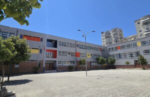 Gjimnazi “Janaq Kilica” në Fier hap dyert me mjedise bashkëkohore për vitin e ri shkollor