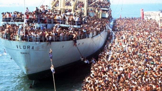 Ish-kapiteni i “Vlorës”: Si shpëtuan 20 mijë shqiptarë nga mbytja në Adriatik