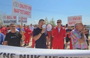 Naftëtarët e ‘Bankers’ protestojnë për paga dhe kushtet e punës, sindikata: Grevë urie nëse nuk plotësohen kërkesat