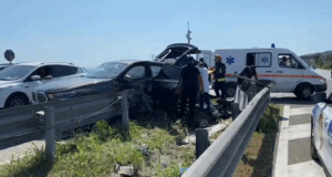 Aksident me vdekje në autostradën Fier- Lushnje, përplasen dy automjete! Humb jetën një grua