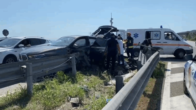Aksident me vdekje në autostradën Fier- Lushnje, përplasen dy automjete! Humb jetën një grua