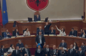 PD kërkesë zyrtare Këshillit për Legjislacionin: Të shkarkohet Niko Peleshi si kryetar i Kuvendit