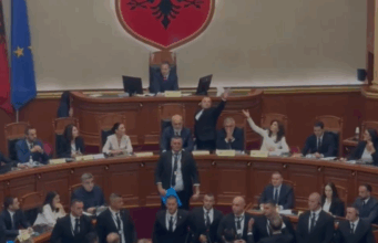 PD kërkesë zyrtare Këshillit për Legjislacionin: Të shkarkohet Niko Peleshi si kryetar i Kuvendit