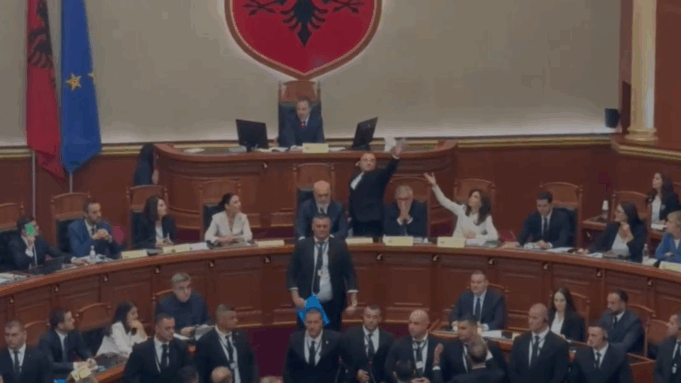 PD kërkesë zyrtare Këshillit për Legjislacionin: Të shkarkohet Niko Peleshi si kryetar i Kuvendit