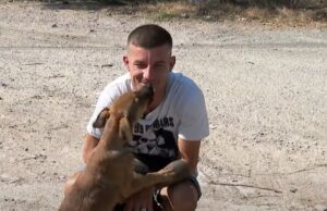 “I braktisur nga prindërit, dashurinë e gjeti tek kafshët”/ Historia e 36 vjeçarit që gjeti familjen tek qentë e macet