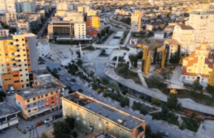 Kriza e banesave në Fier/ Bien shitjet përgjatë 2025, agjentët imobiliarë: Çmimet, rritje artificiale (Video)