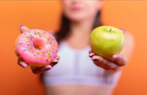 Po sikur të ha vetëm fruta për të rënë në peshë? Zgjedhje e mirë apo rrezik!